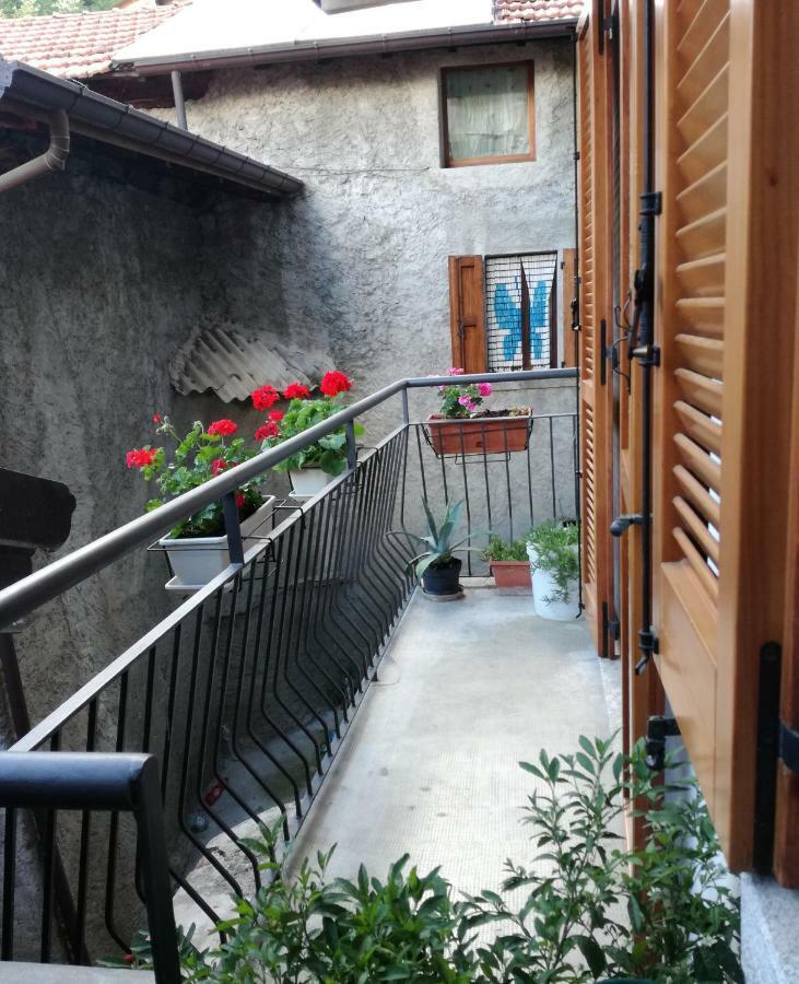 Appartamento Borgo Antico Oliveto Lario Exterior foto